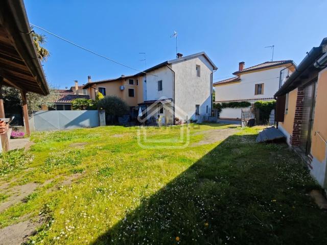 Villetta indipendente in vendita di 216 m² in Via dei Pascoli, 10