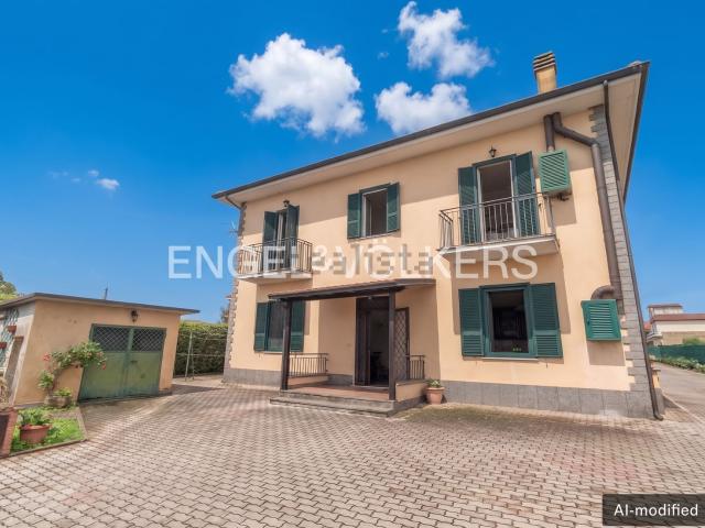 Villetta indipendente in vendita di 216 m² in Via di Casal Morena