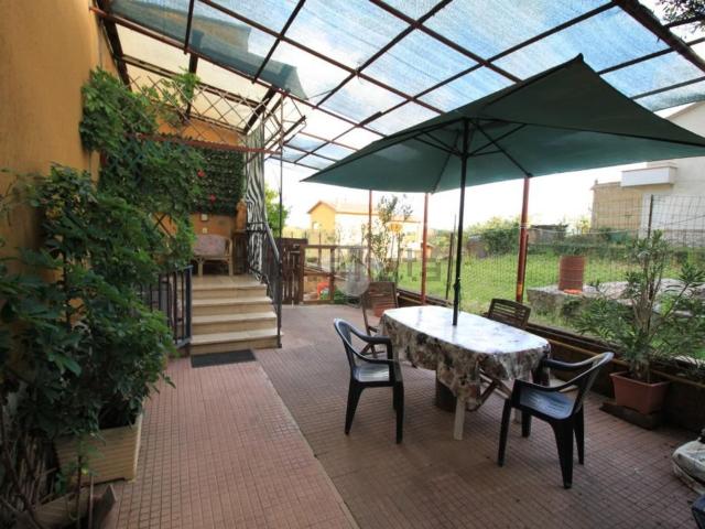 Villetta indipendente in vendita di 216 m² in Via Mantova, 14