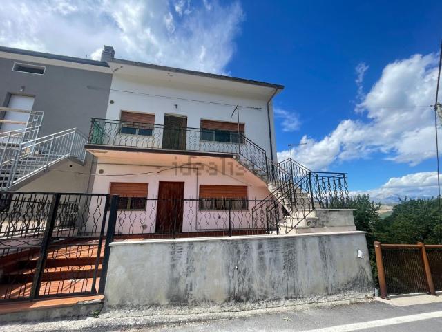 Villetta indipendente in vendita di 216 m² in Via Sangro