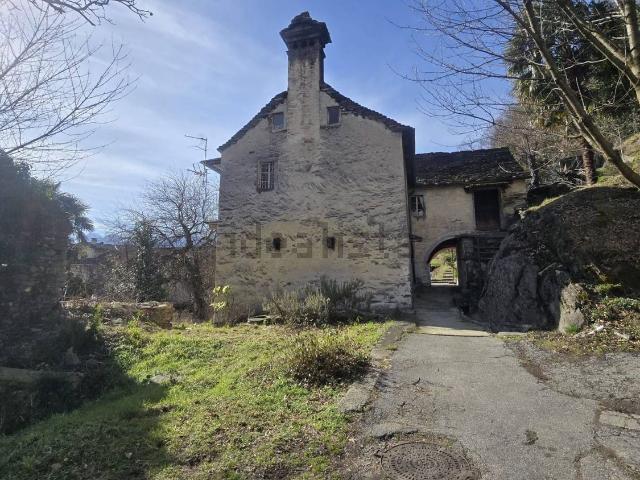 Villetta indipendente in vendita di 216 m² in Via Sciunico, 9