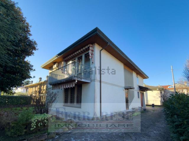 Villetta indipendente in vendita di 216 m² in Via Pietro Micca