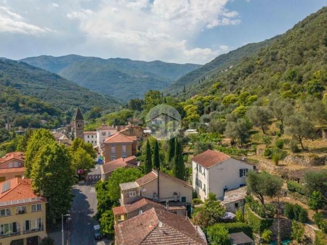 Villetta indipendente in vendita di 216 m² in Via Roma, 7