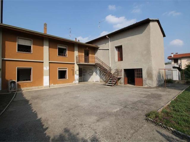 Villetta indipendente in vendita di 216 m² in Via Torquato Tasso, 12