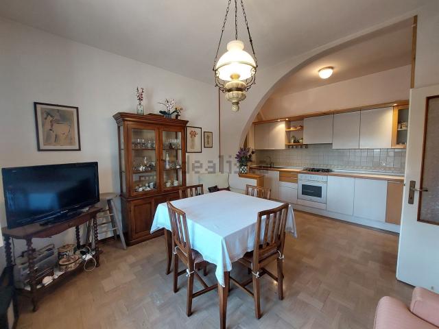Villetta indipendente in vendita di 217 m² in Via Monte Grappa