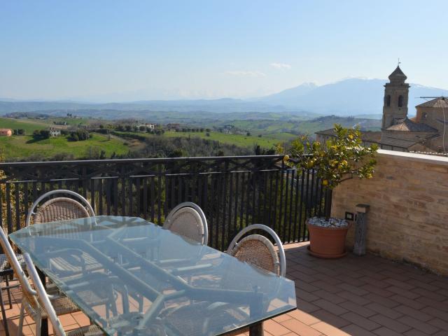 Villetta indipendente in vendita di 217 m² in Corso Serpente Aureo