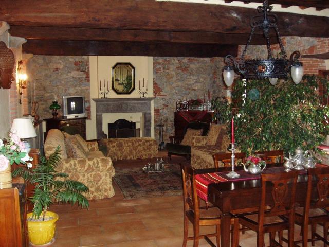 Villetta indipendente in vendita di 218 m² in Via Canipaletti, 1648