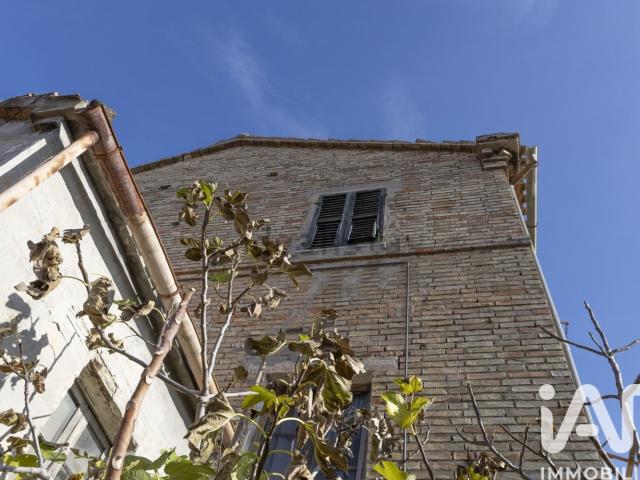 Villetta indipendente in vendita di 218 m² in Via Cesare Battisti, 9