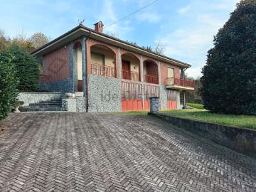 Villetta indipendente in vendita di 218 m² in Via Chivasso, 23