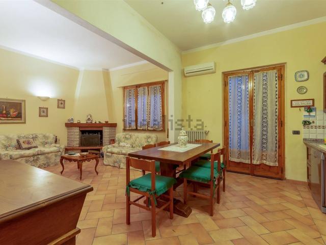 Villetta indipendente in vendita di 218 m² in Via Giuseppe Garibaldi