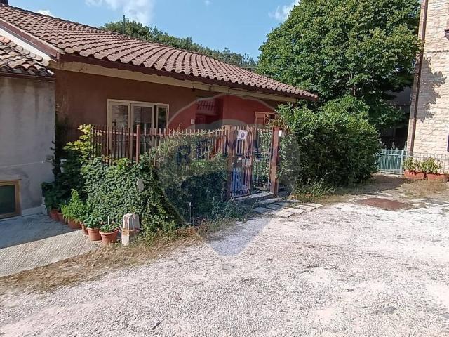 Villetta indipendente in vendita di 218 m² in Via Filippo Venturi, 43