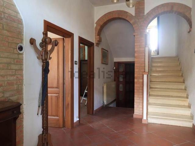Villetta indipendente in vendita di 218 m² in Via Lazio