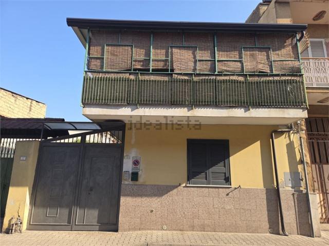 Villetta indipendente in vendita di 218 m² in Via Raffaello, 39