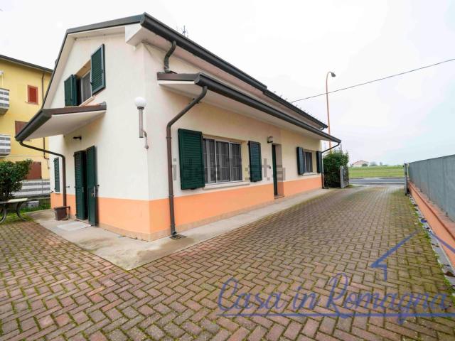 Villetta indipendente in vendita di 219 m² in Via Cervese