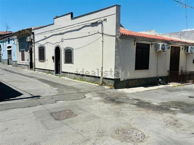 Villetta indipendente in vendita di 219 m² in Via della Marina