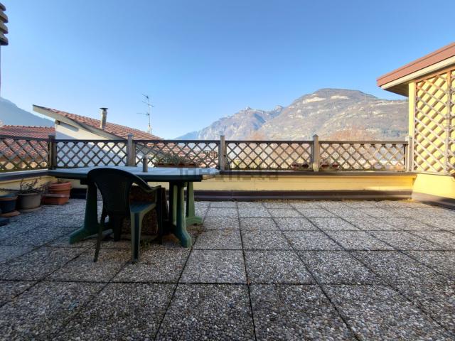 Villetta indipendente in vendita di 219 m² in Via Leutelmonte