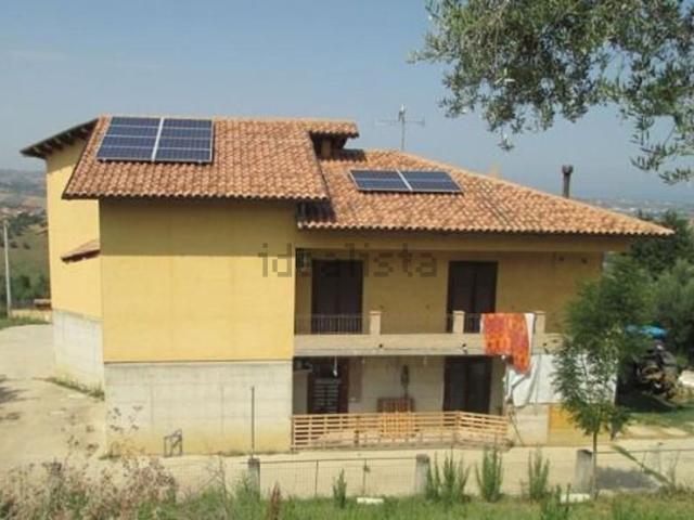 Villetta indipendente in vendita di 219 m² in Contrada pasqualone