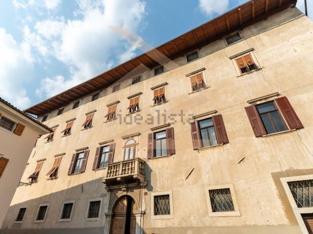 Villetta indipendente in vendita di 2202 m² in Via F.lli Bronzetti, 3