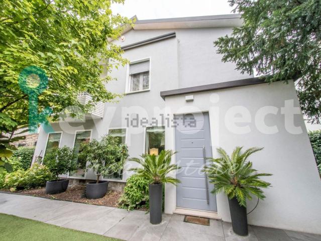 Villetta indipendente in vendita di 220 m²