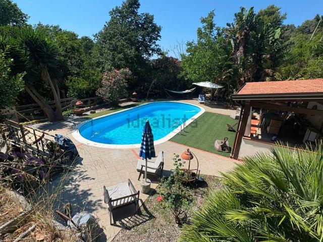Villetta indipendente in vendita di 220 m²