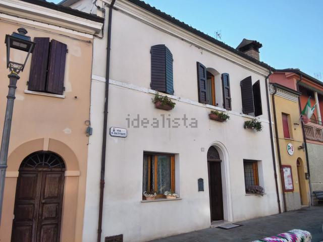 Villetta indipendente in vendita di 220 m² in Via C. Battisti, 1