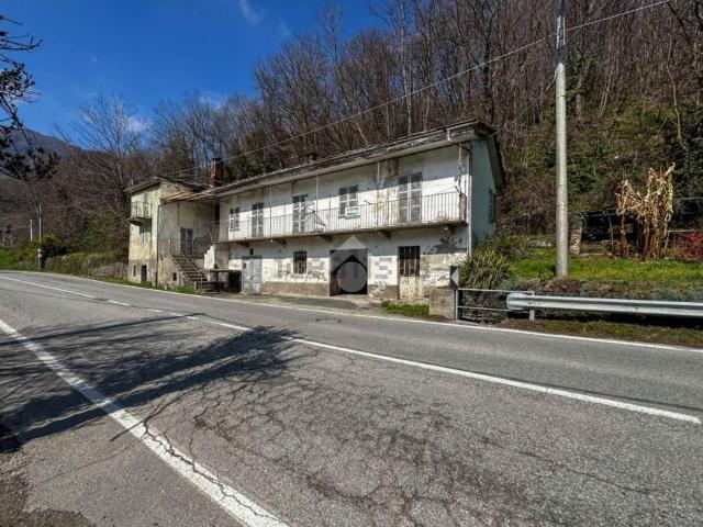 Villetta indipendente in vendita di 220 m² in Via Cave, 70