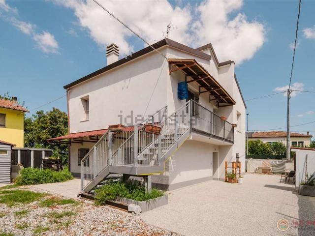 Villetta indipendente in vendita di 220 m² in Via Caduti del Lavoro, 14