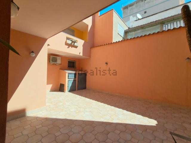 Villetta indipendente in vendita di 220 m² in Via Cagliari