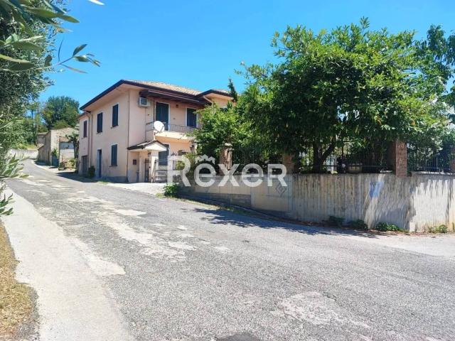 Villetta indipendente in vendita di 220 m² in Via Campo Isabella