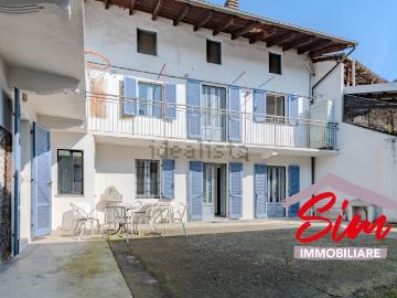 Villetta indipendente in vendita di 220 m² in Via Carlo Alberto