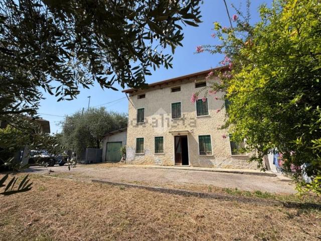 Villetta indipendente in vendita di 220 m² in Via Creazzo, 6
