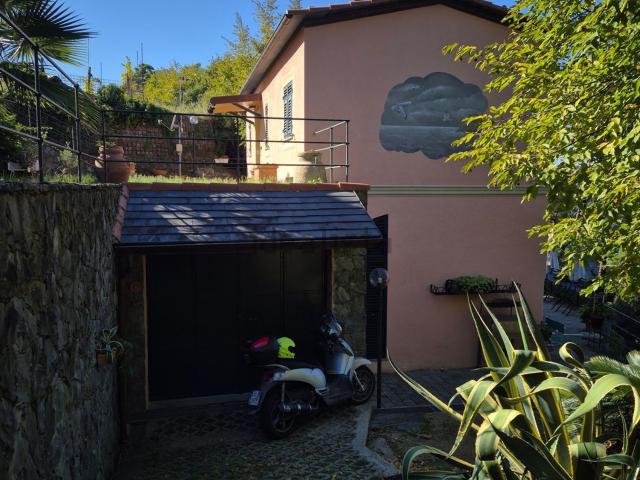 Villetta indipendente in vendita di 220 m² in Via Ammiraglio Serra, 82