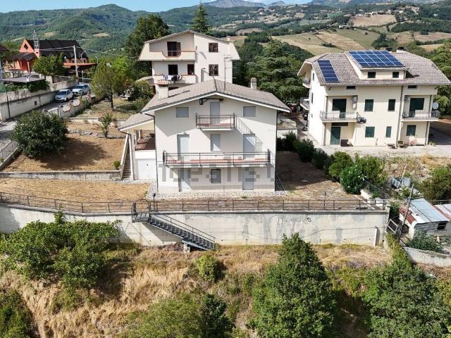 Villetta indipendente in vendita di 220 m² in Via Anna Magnani, 5