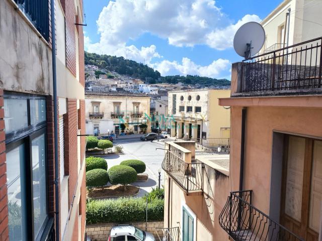 Villetta indipendente in vendita di 220 m² in Via Alberto Mario