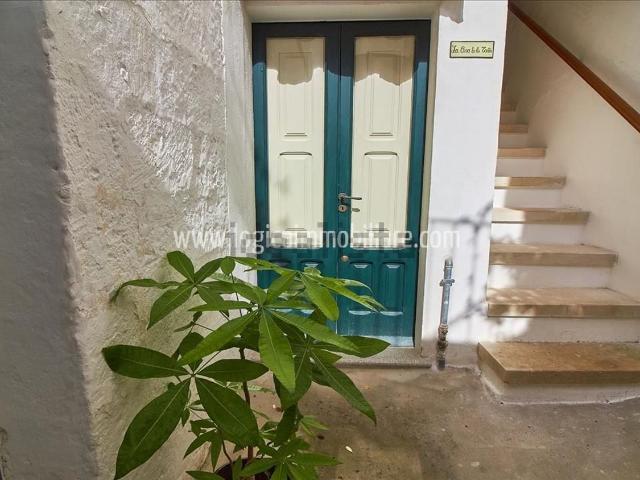 Villetta indipendente in vendita di 220 m² in Via Arcivescovo Zezza