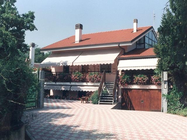Villetta indipendente in vendita di 580 m² in Via Belfiore, 69