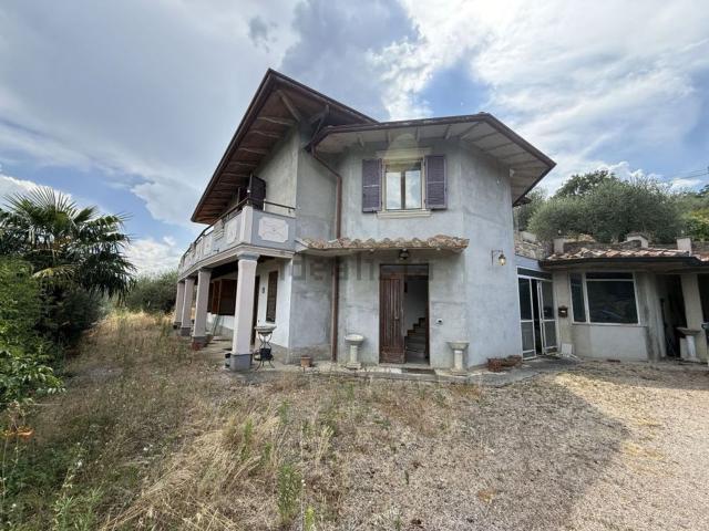 Villetta indipendente in vendita di 220 m² in Via Belvedere