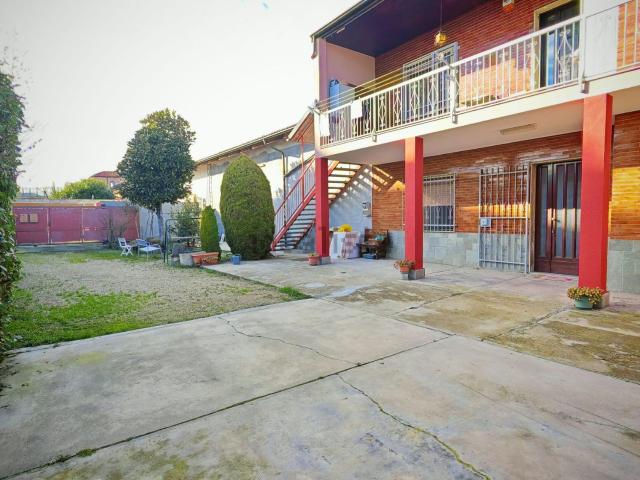 Villetta indipendente in vendita di 220 m² in Via Buffa