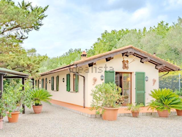 Villetta indipendente in vendita di 220 m² in Via Galliano