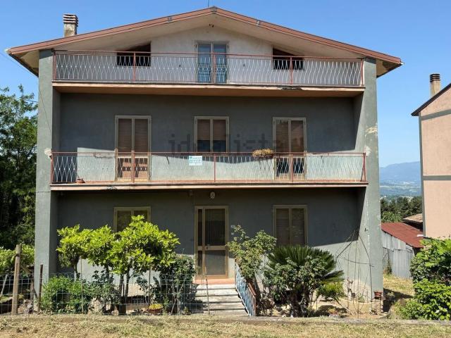 Villetta indipendente in vendita di 220 m² in Via Giuseppe Mazzini