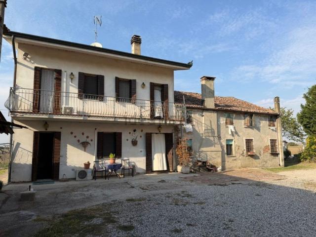 Villetta indipendente in vendita di 220 m² in Via Giovecca, 59