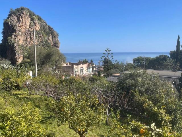 Villetta indipendente in vendita di 220 m² in Via Grotta Mazzamuto