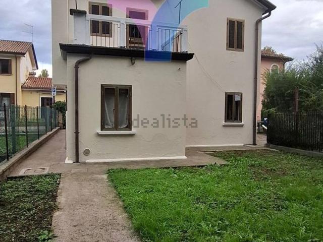 Villetta indipendente in vendita di 220 m² in Via Guglielmo Marconi, 6