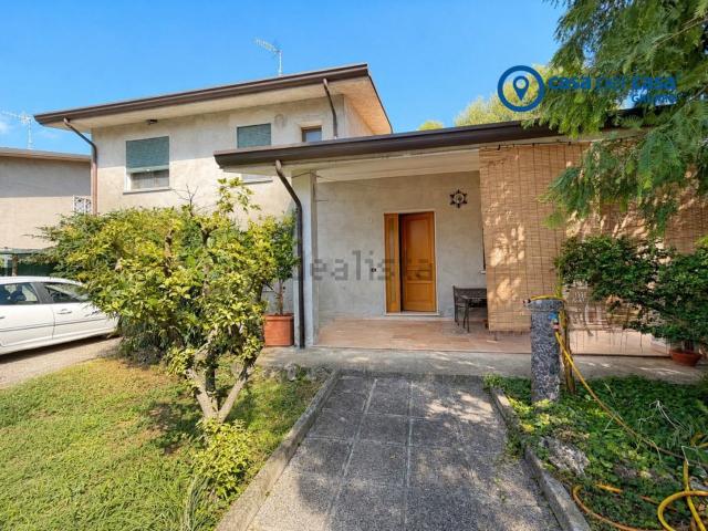 Villetta indipendente in vendita di 220 m² in Via Don Giuseppe Breda