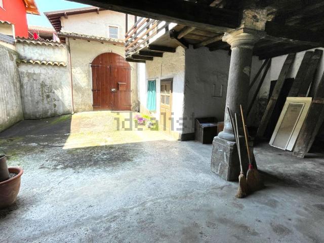 Villetta indipendente in vendita di 220 m² in Via Donizetti