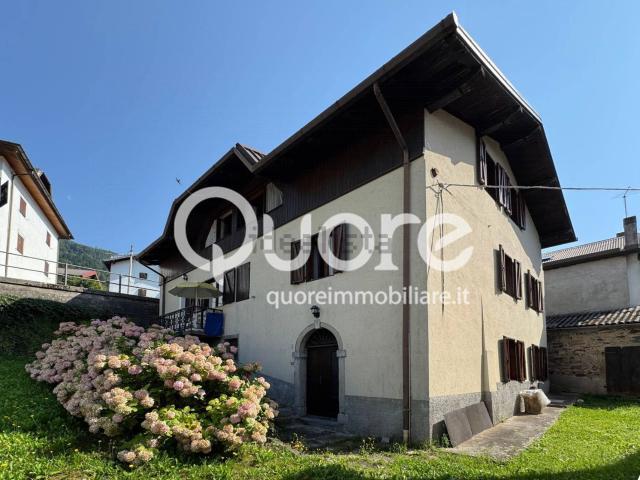 Villetta indipendente in vendita di 220 m² in Via Dante