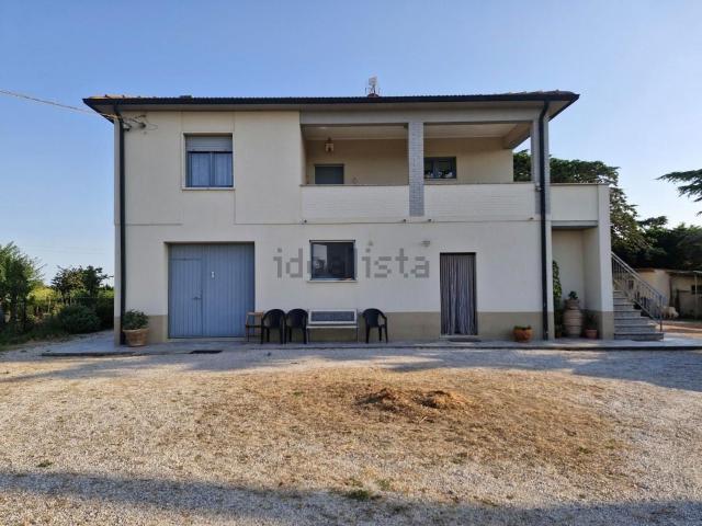 Villetta indipendente in vendita di 220 m² in Via dei Granai, 27