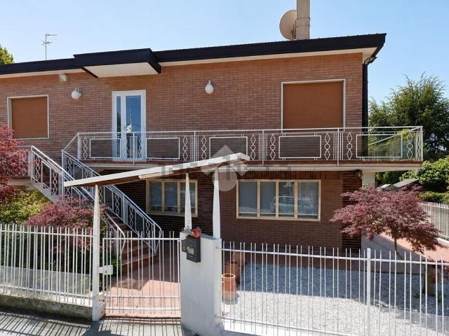 Villetta indipendente in vendita di 220 m² in Via dei Gradenighi, 1