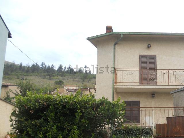 Villetta indipendente in vendita di 220 m² in Via della Vittoria, 30