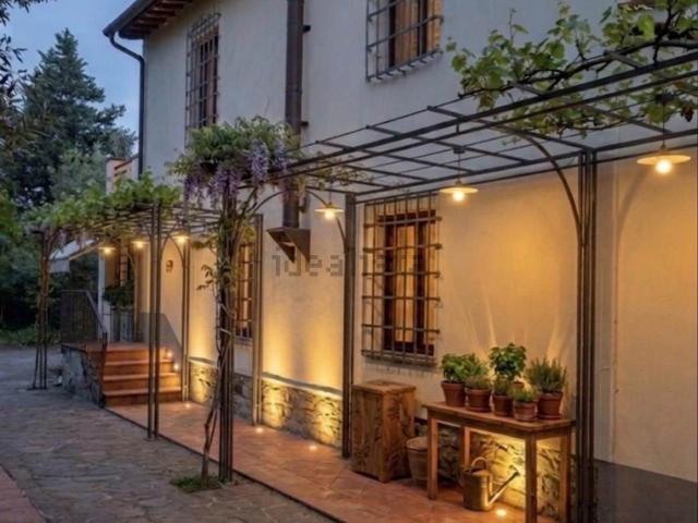 Villetta indipendente in vendita di 220 m² in Via di Carcheri